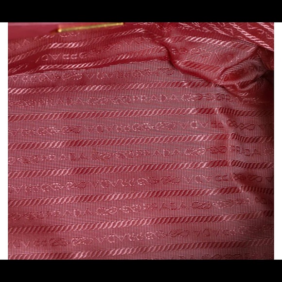 - Prada
Double Zip Lux Tote Saffiano Leather Medium - Picture 11 of 16